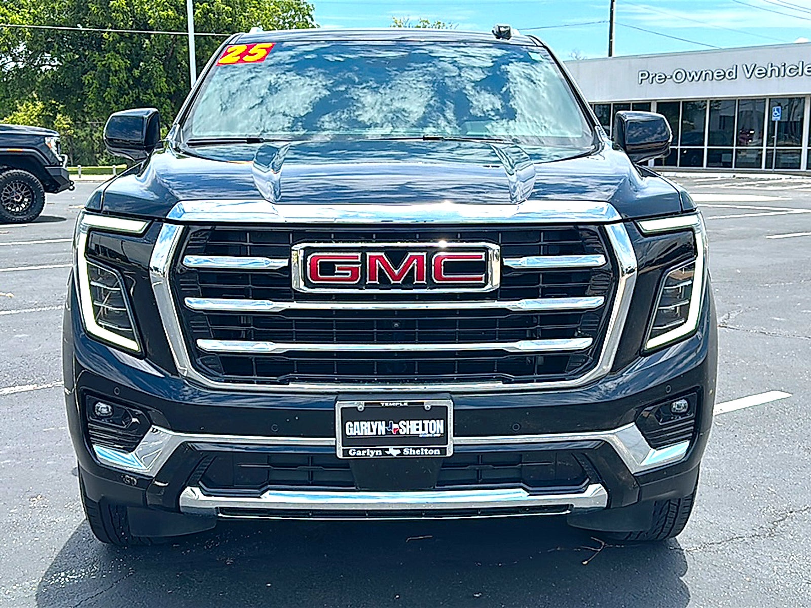 2025 GMC Yukon Elevation