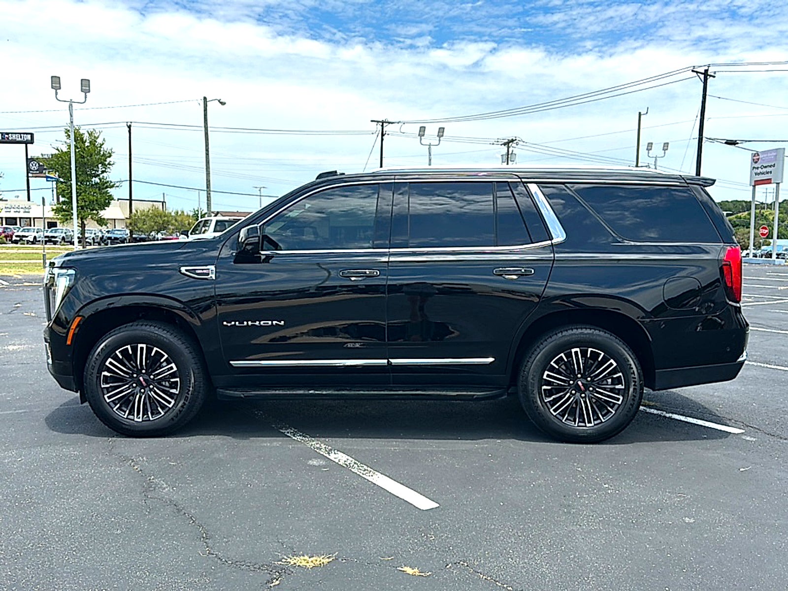 2025 GMC Yukon Elevation