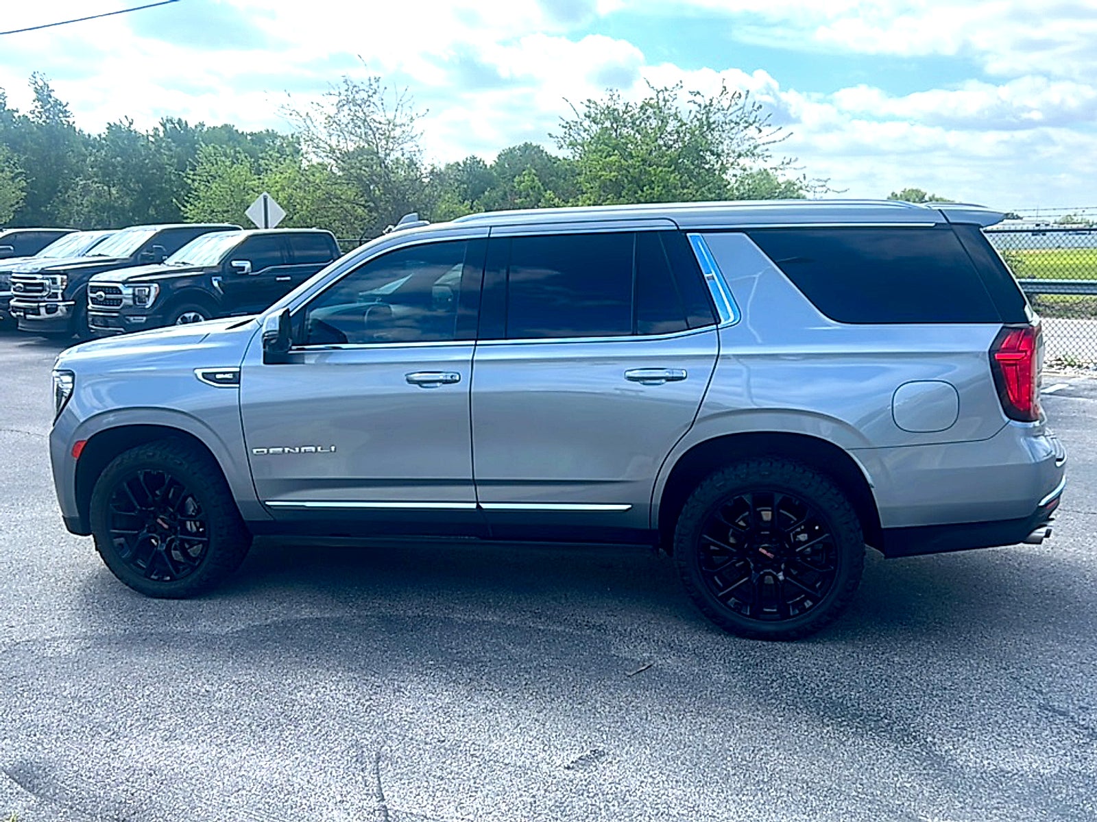 2023 GMC Yukon Denali