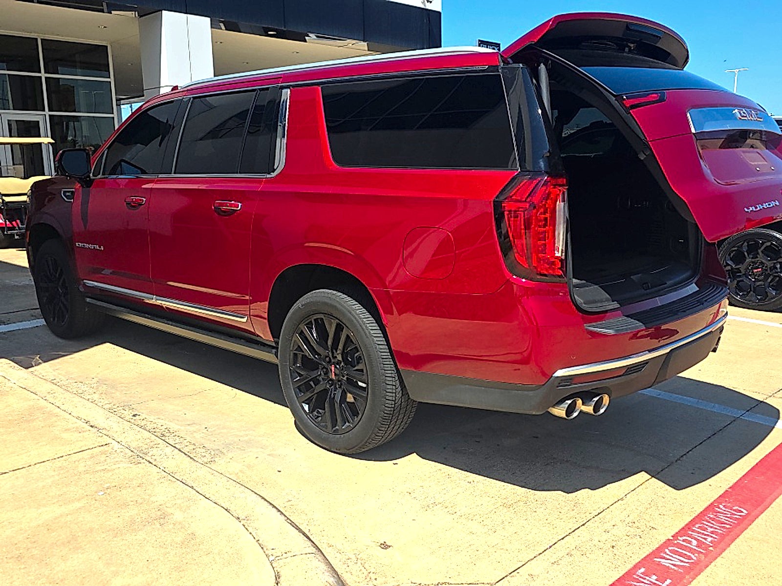 2023 GMC Yukon XL Denali