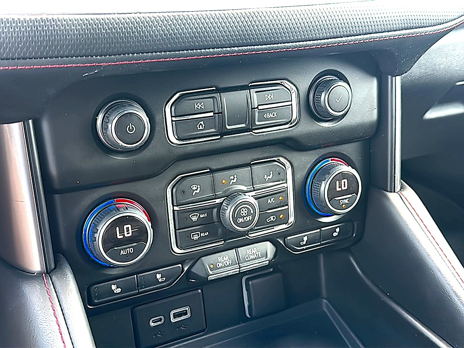 2021 Chevrolet Suburban RST