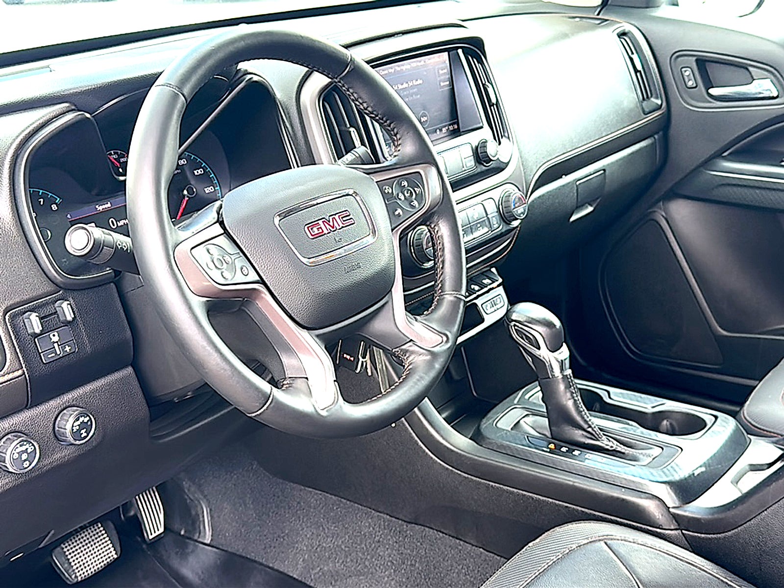2022 GMC Canyon AT4 - Leather