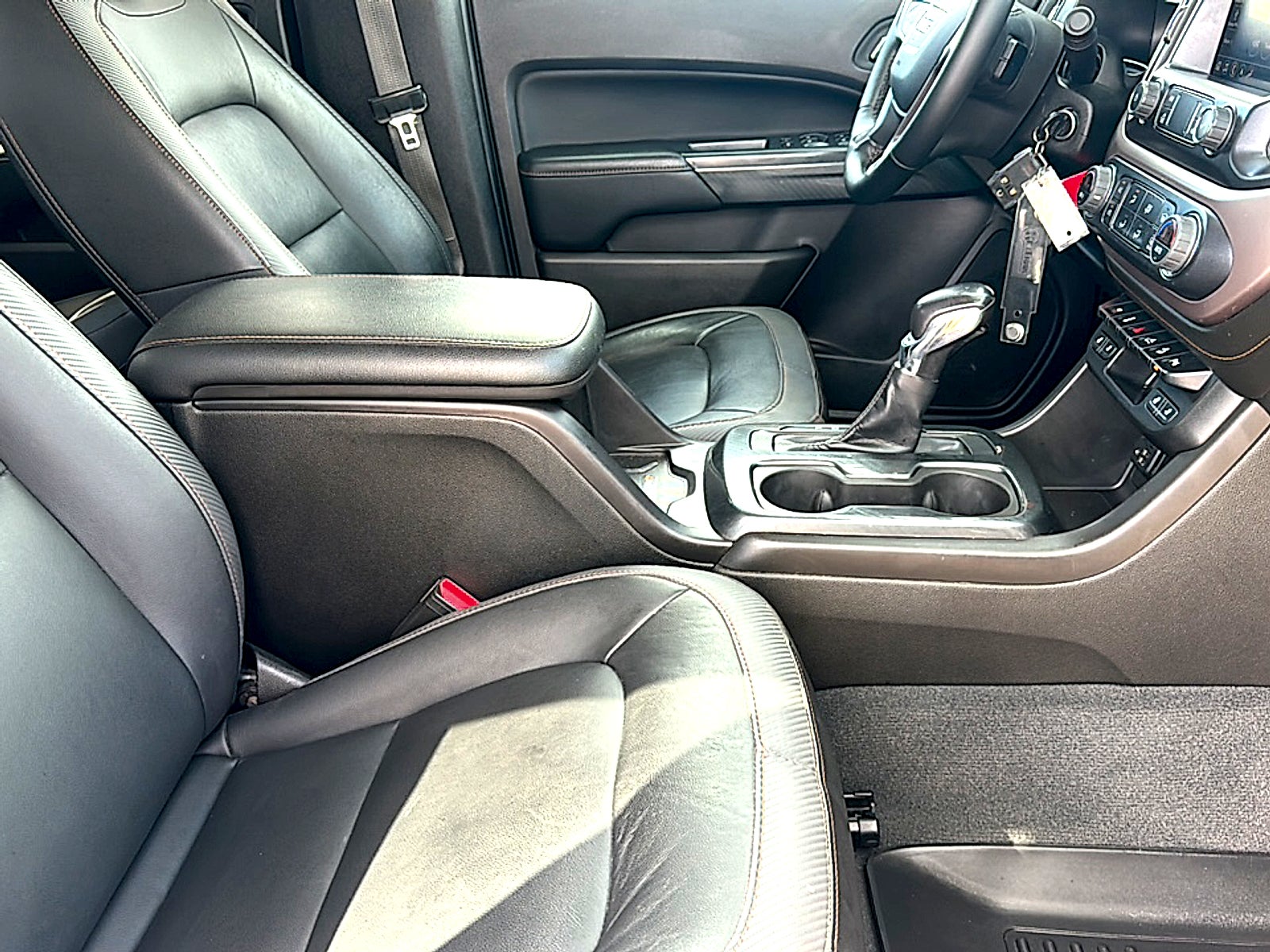 2022 GMC Canyon AT4 - Leather