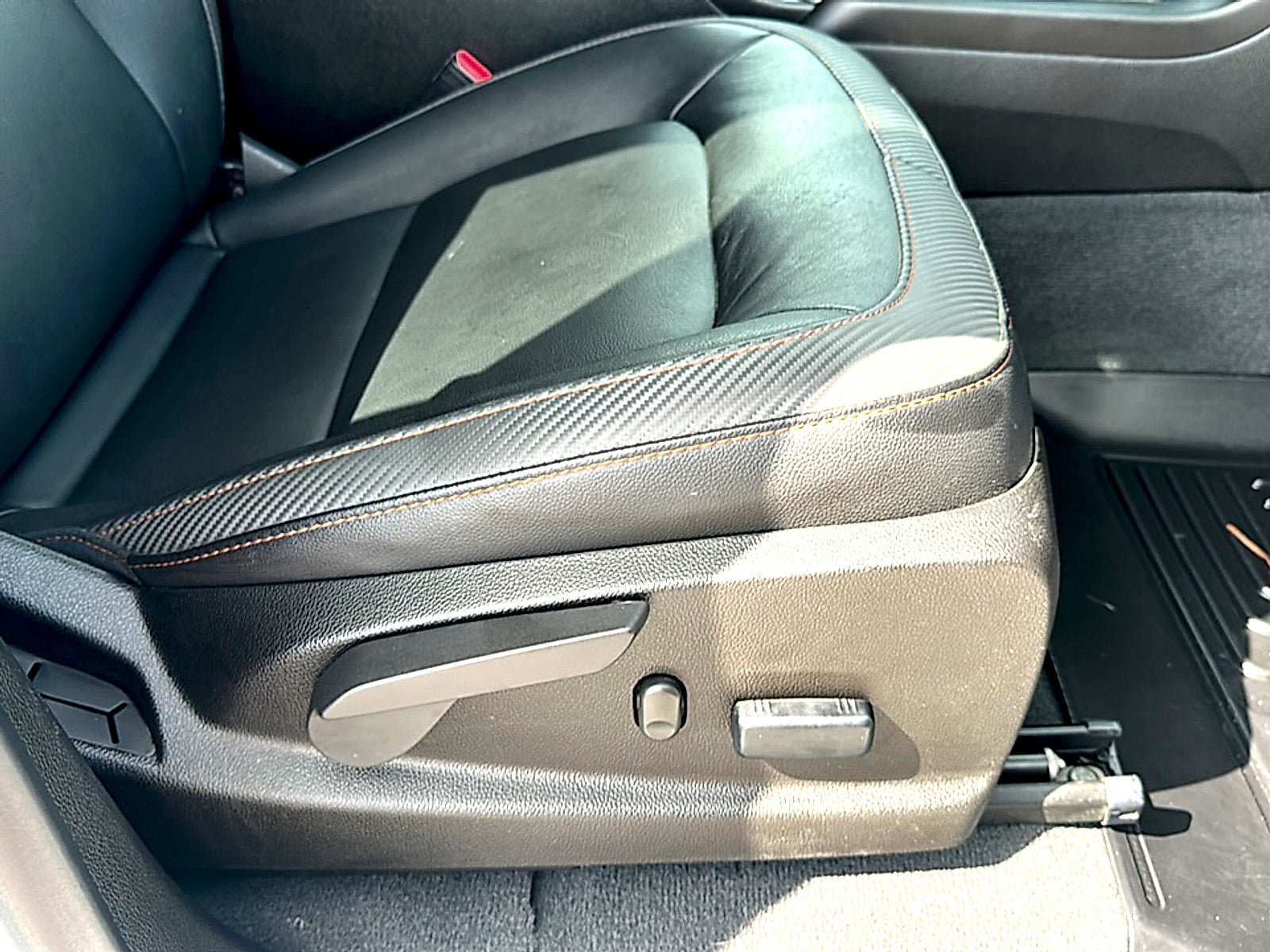 2022 GMC Canyon AT4 - Leather