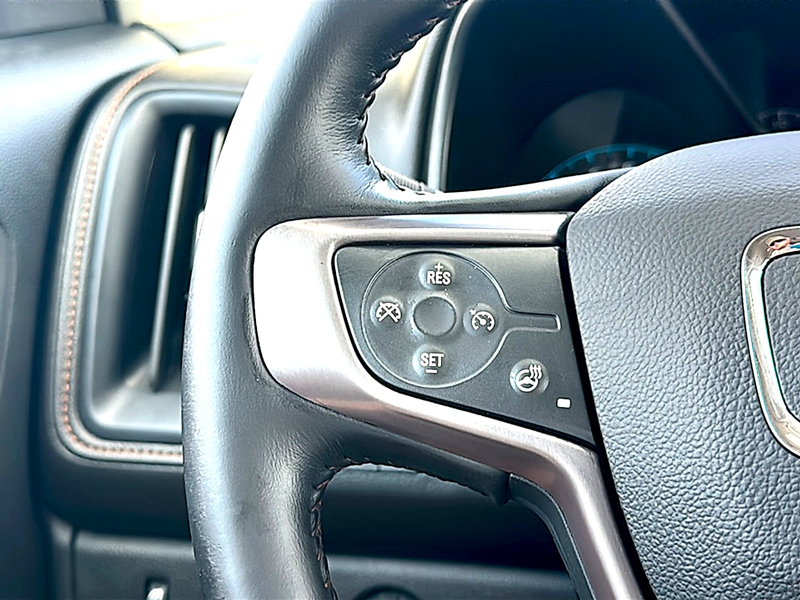 2022 GMC Canyon AT4 - Leather