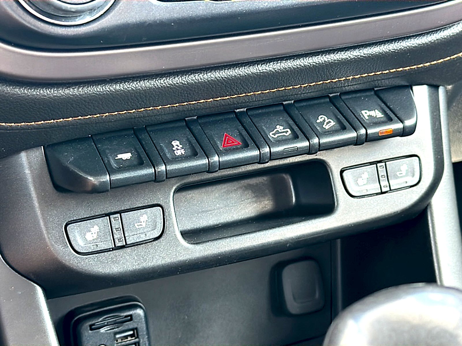 2022 GMC Canyon AT4 - Leather