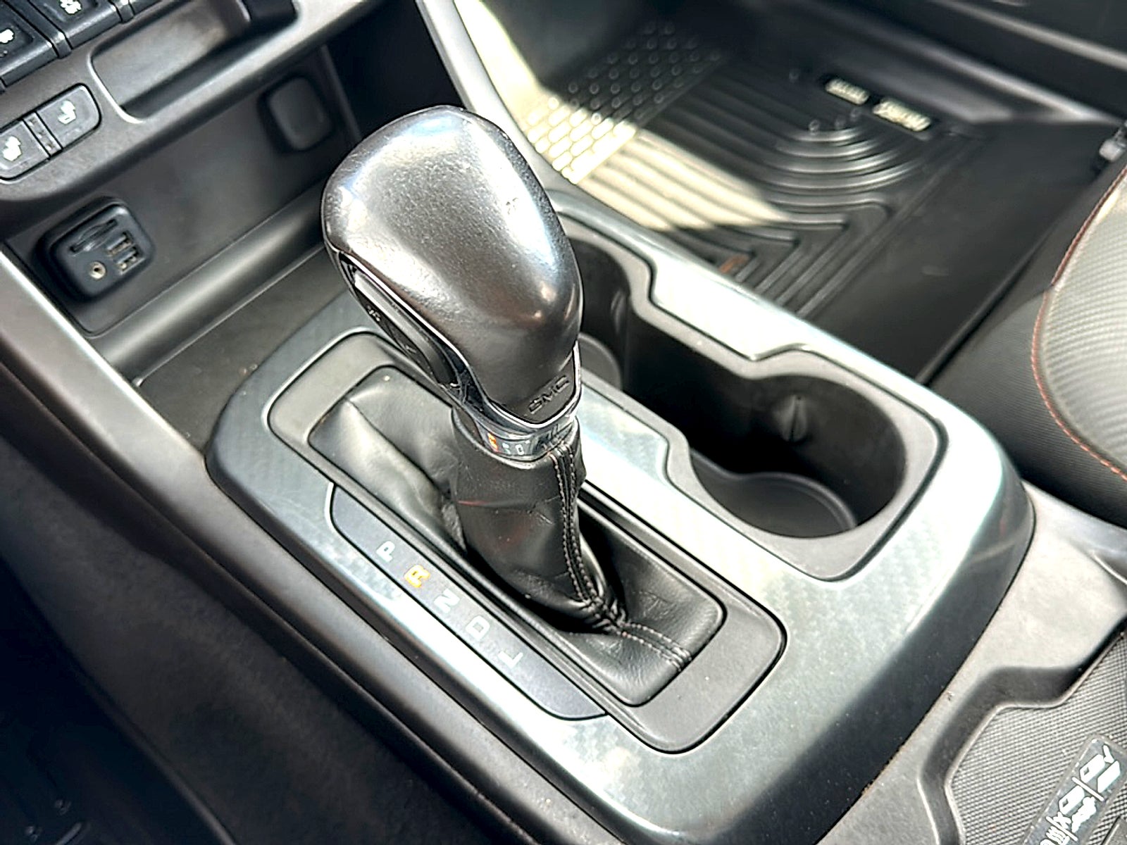 2022 GMC Canyon AT4 - Leather