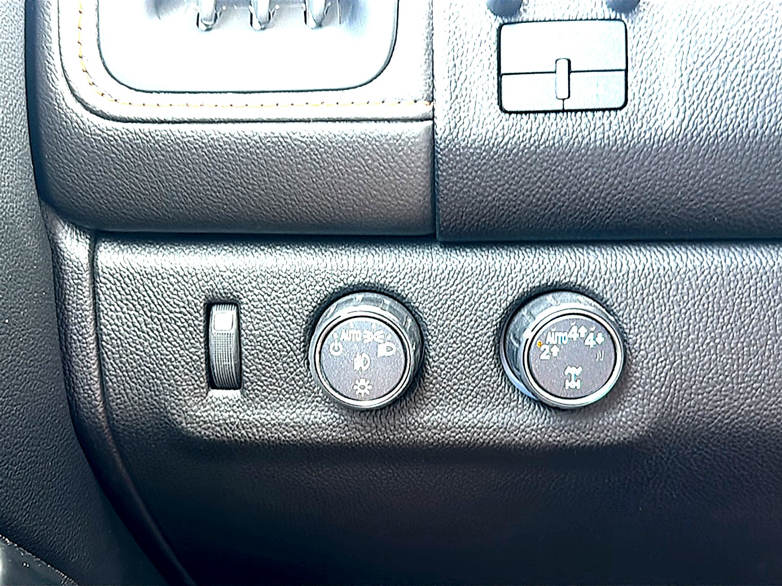 2022 GMC Canyon AT4 - Leather