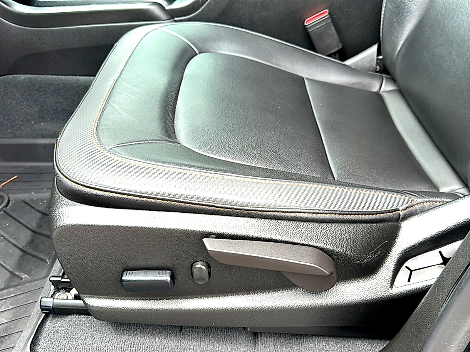 2022 GMC Canyon AT4 - Leather