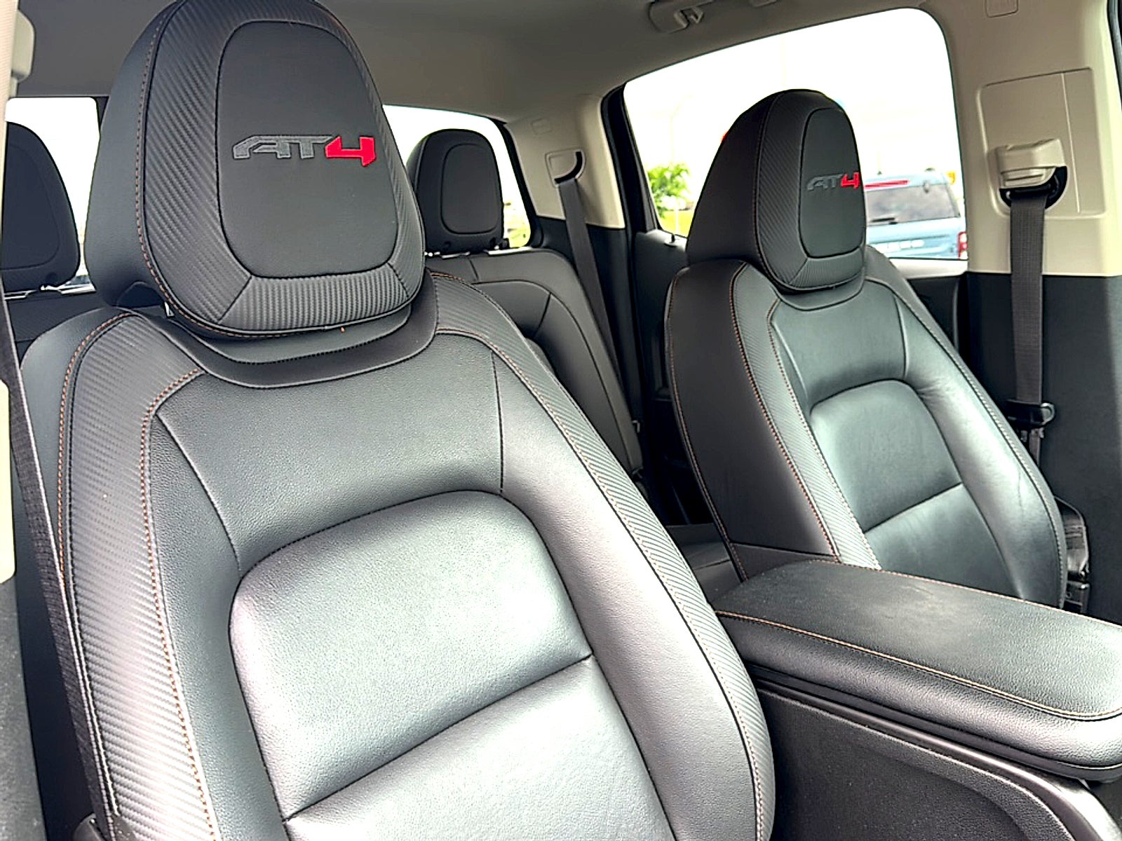 2022 GMC Canyon AT4 - Leather