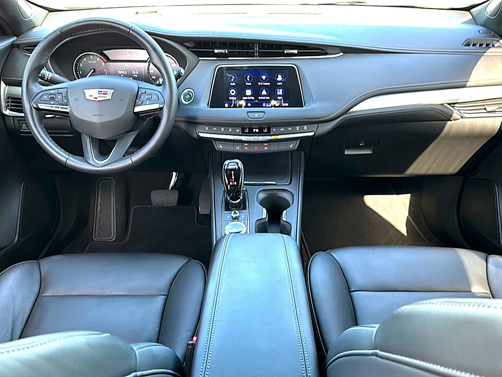2022 Cadillac XT4 Premium Luxury