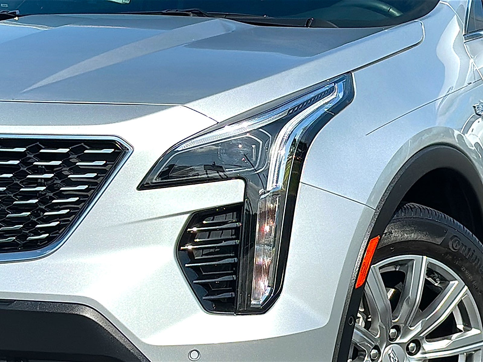 2022 Cadillac XT4 Premium Luxury