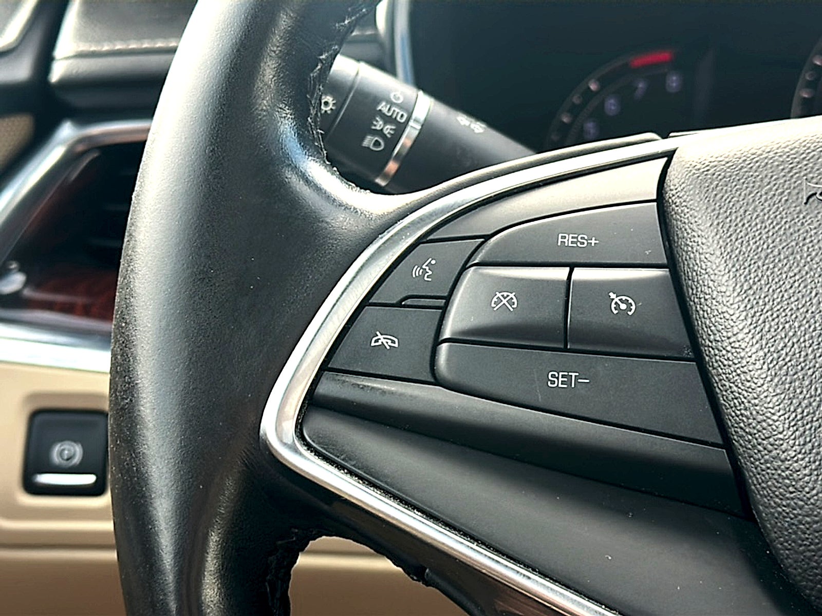 2018 Cadillac XT5 Premium Luxury FWD