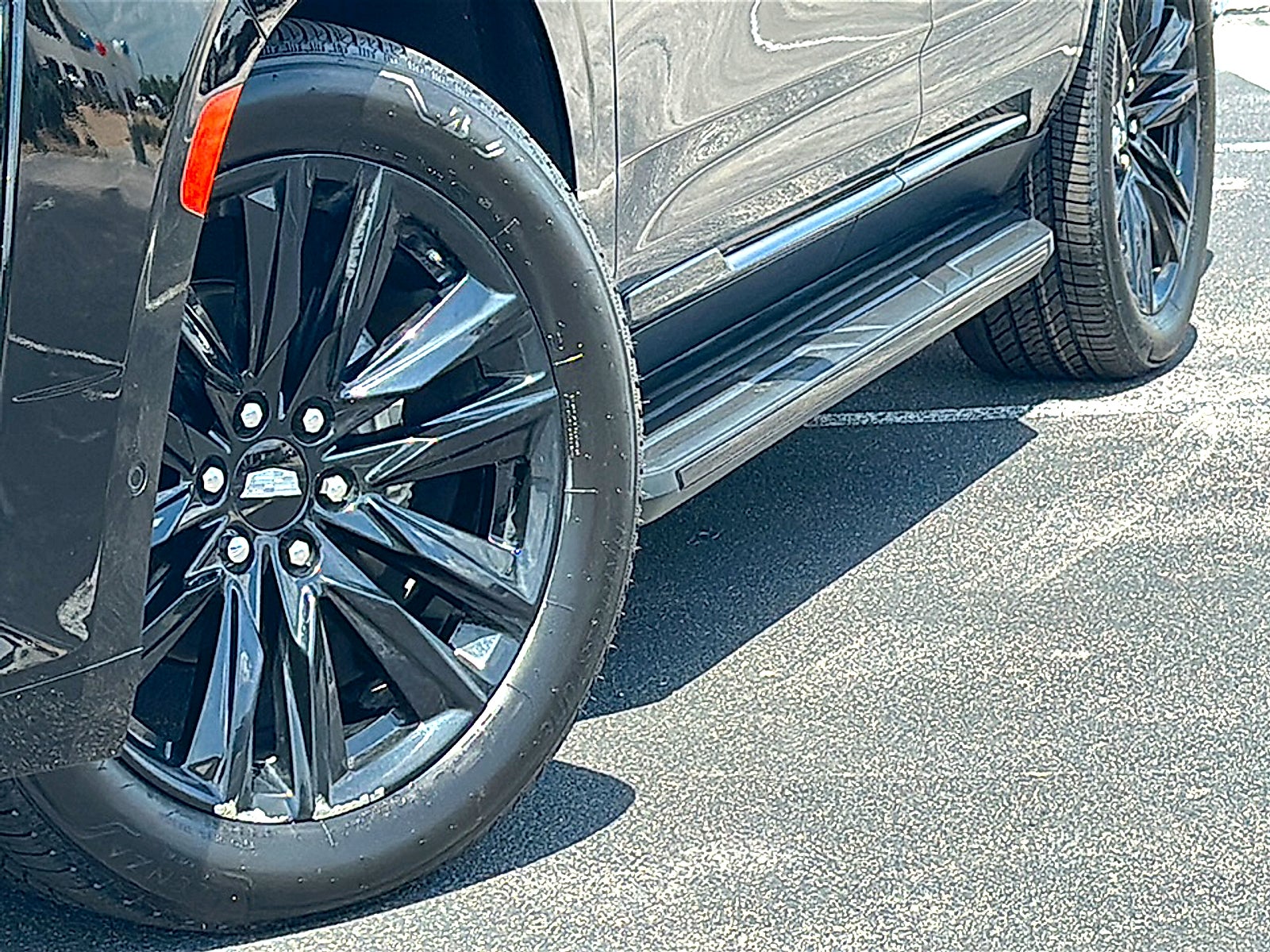 2023 Cadillac Escalade Sport
