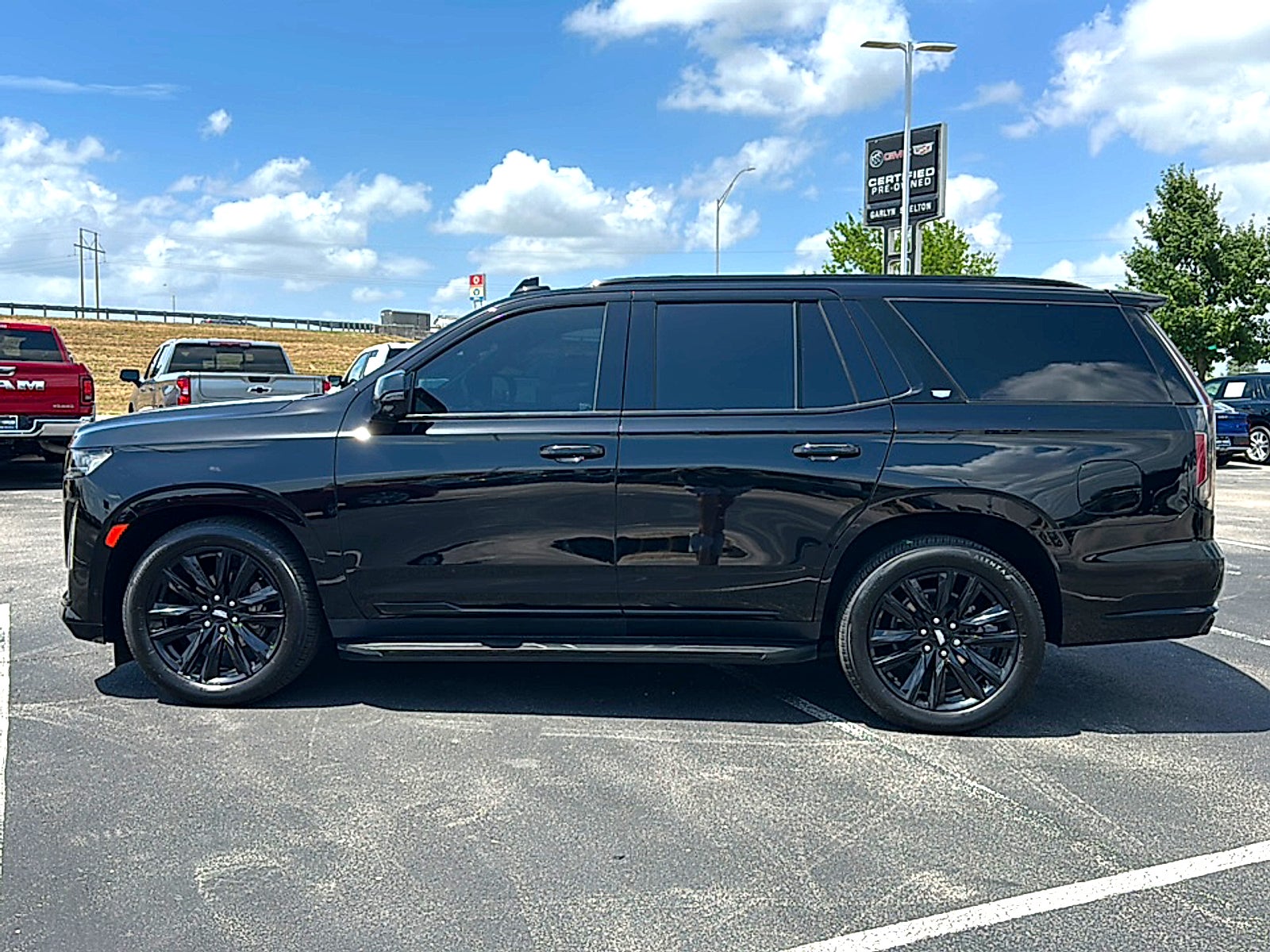 2023 Cadillac Escalade Sport