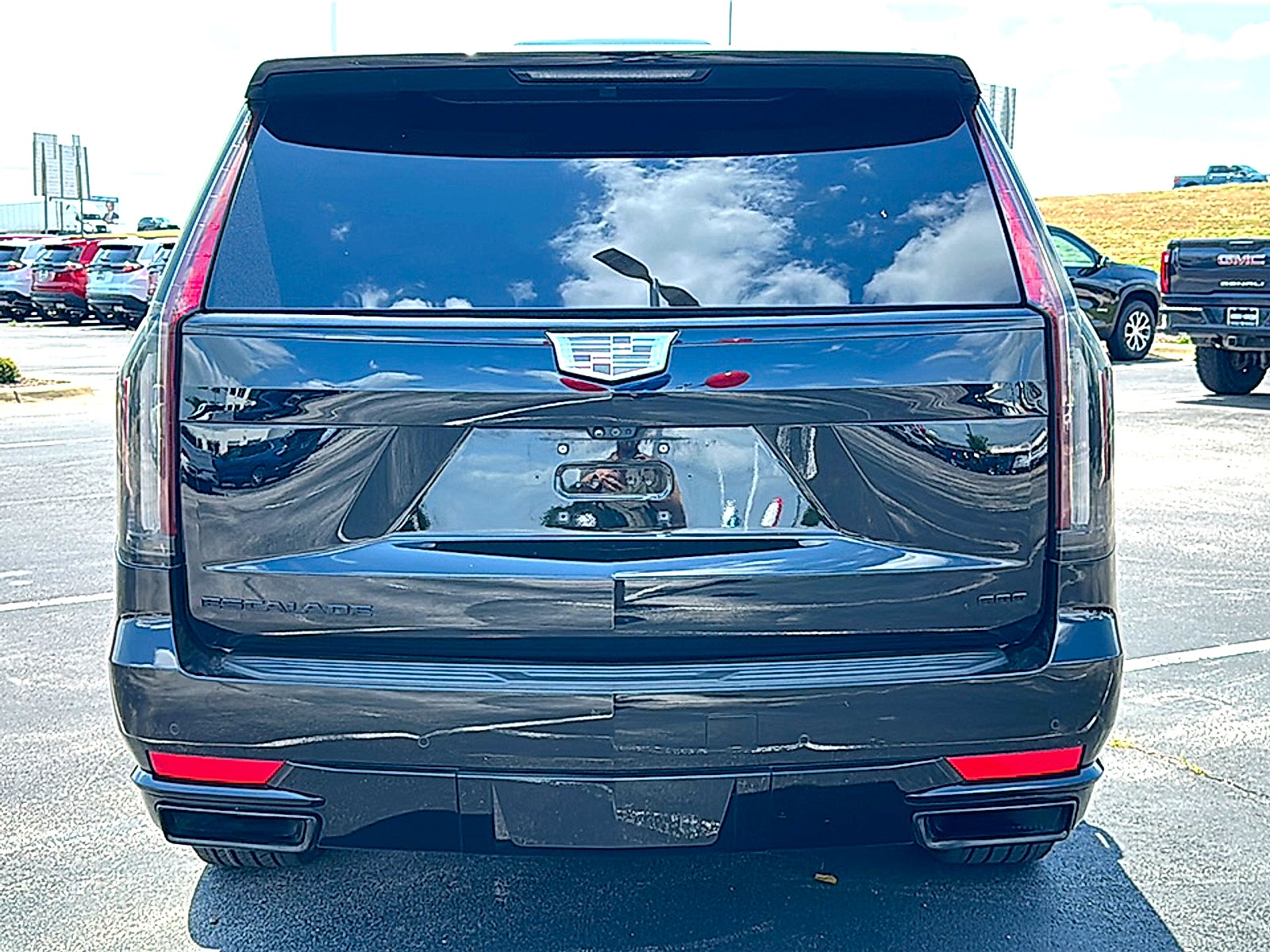 2023 Cadillac Escalade Sport