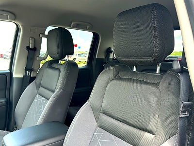 2025 Nissan Frontier Crew Cab SV 4x2