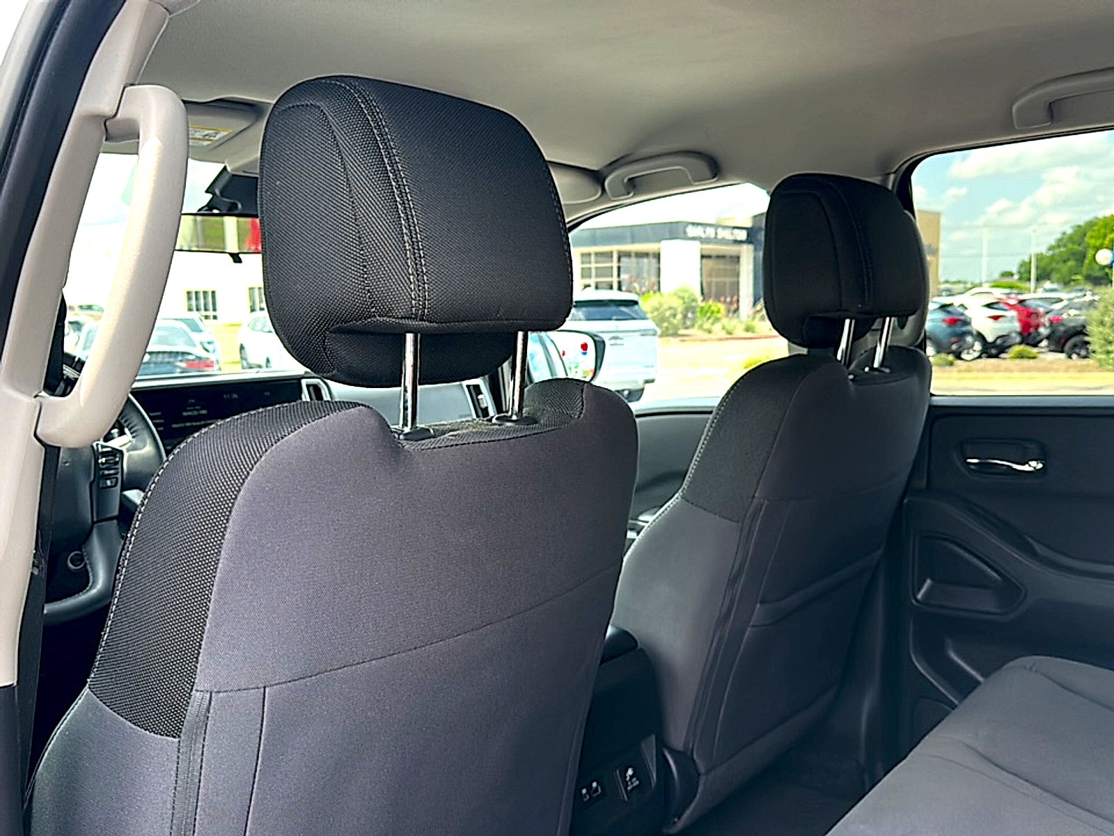 2025 Nissan Frontier Crew Cab SV 4x2