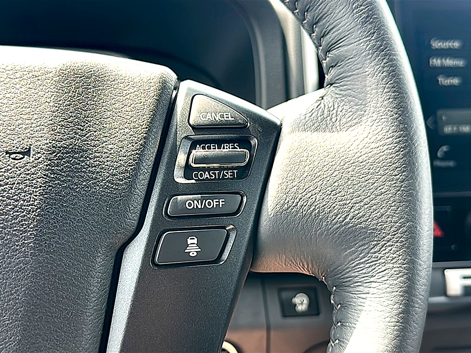 2025 Nissan Frontier Crew Cab SV 4x2