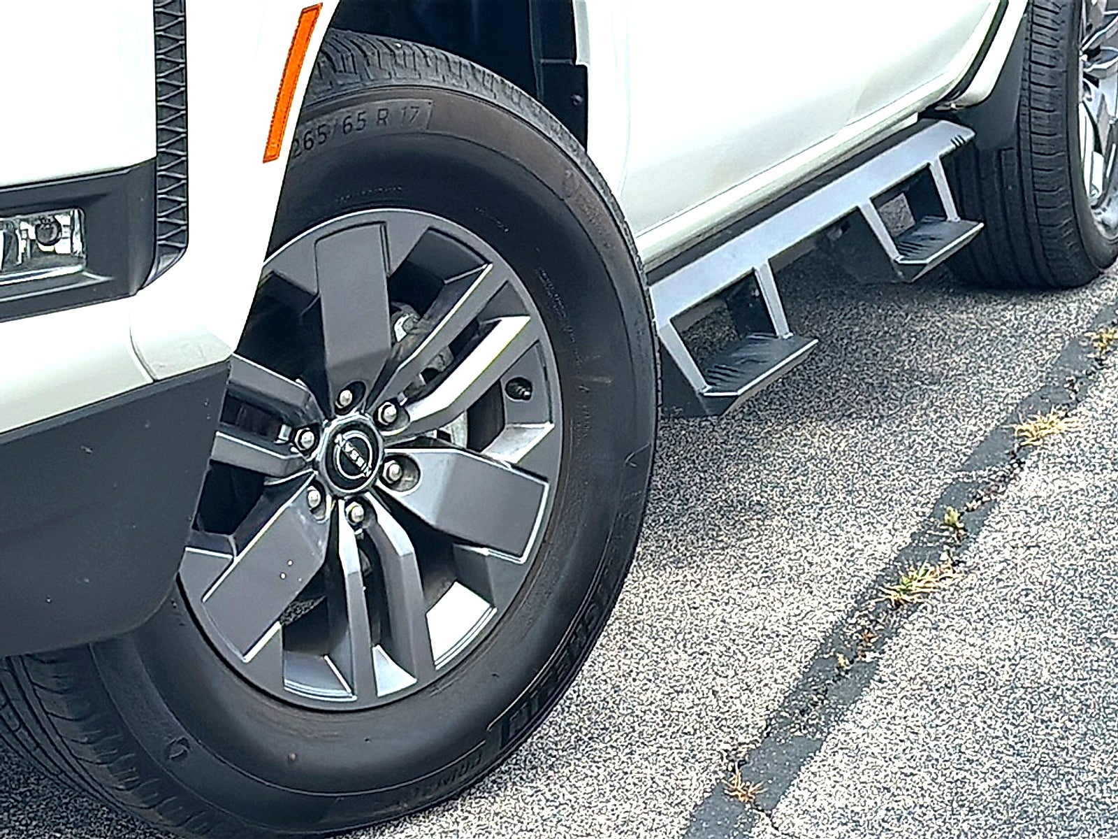 2025 Nissan Frontier Crew Cab SV 4x2