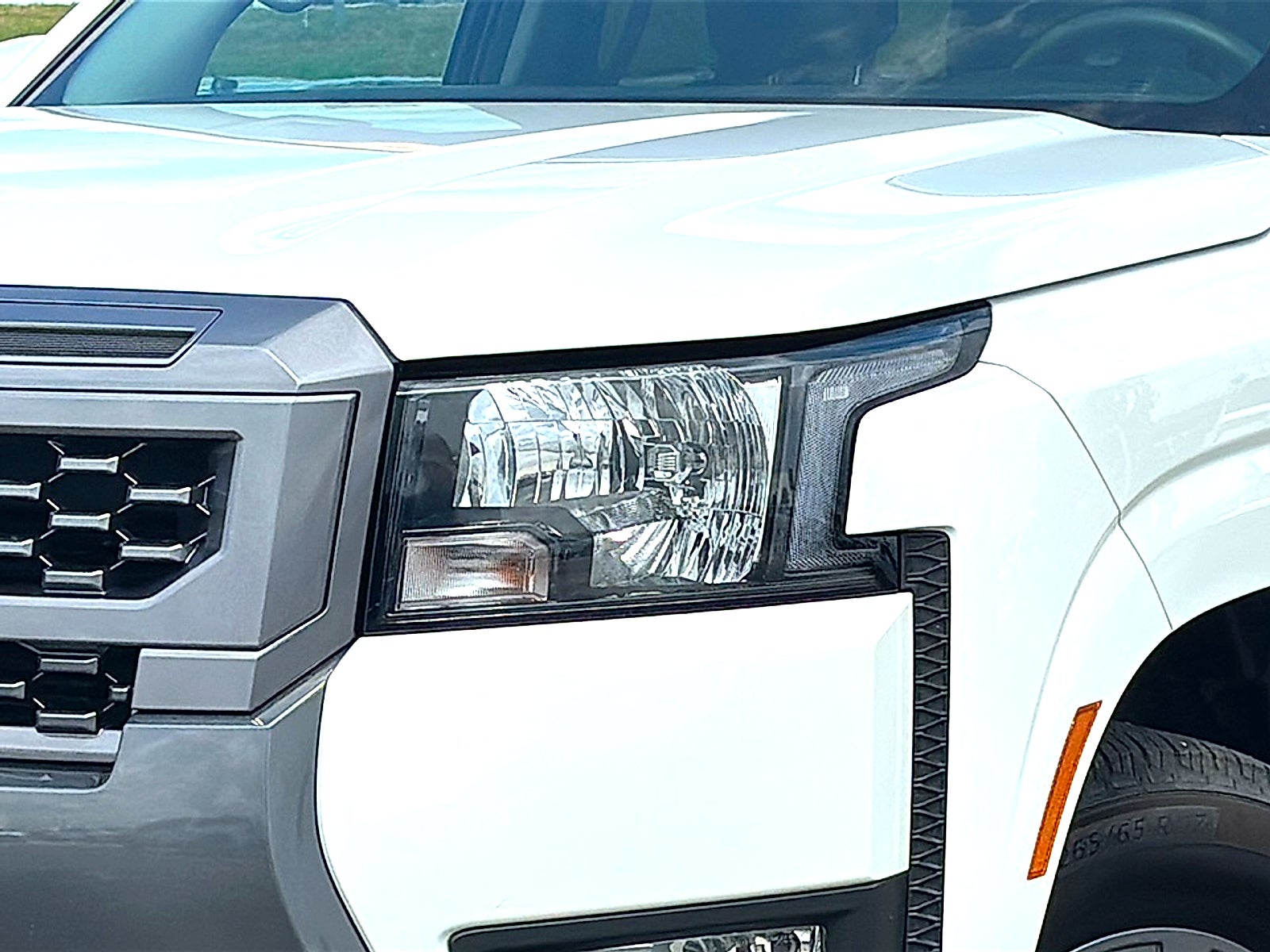 2025 Nissan Frontier Crew Cab SV 4x2
