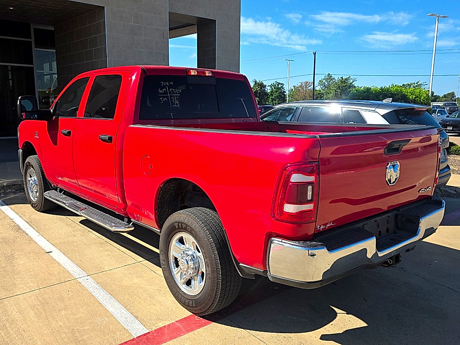 2024 RAM 2500 Tradesman Crew Cab 4x4 6'4" Box