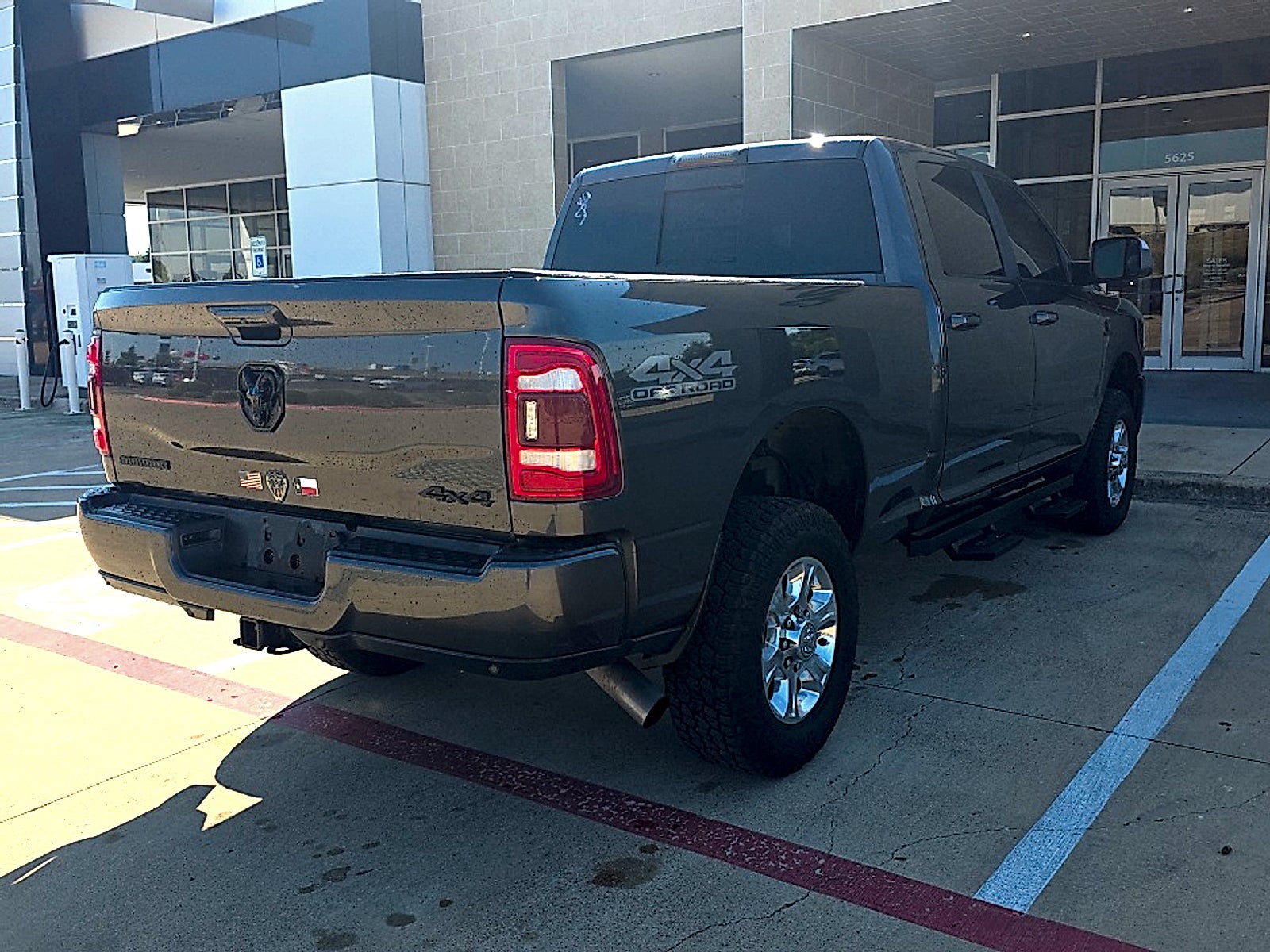 2020 RAM 2500 Big Horn Crew Cab 4x4 6'4" Box
