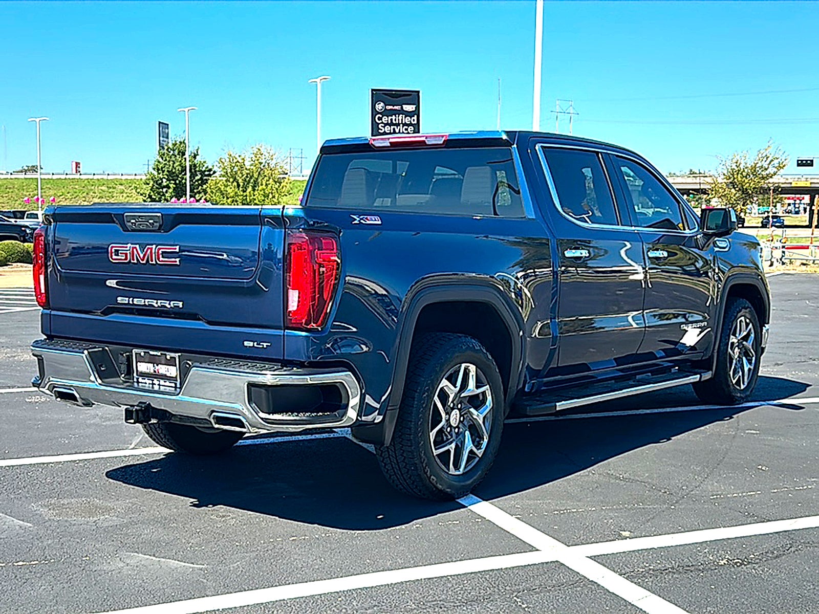 2023 GMC Sierra 1500 SLT