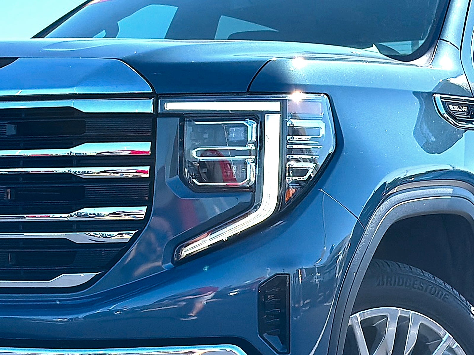2024 GMC Sierra 1500 SLT