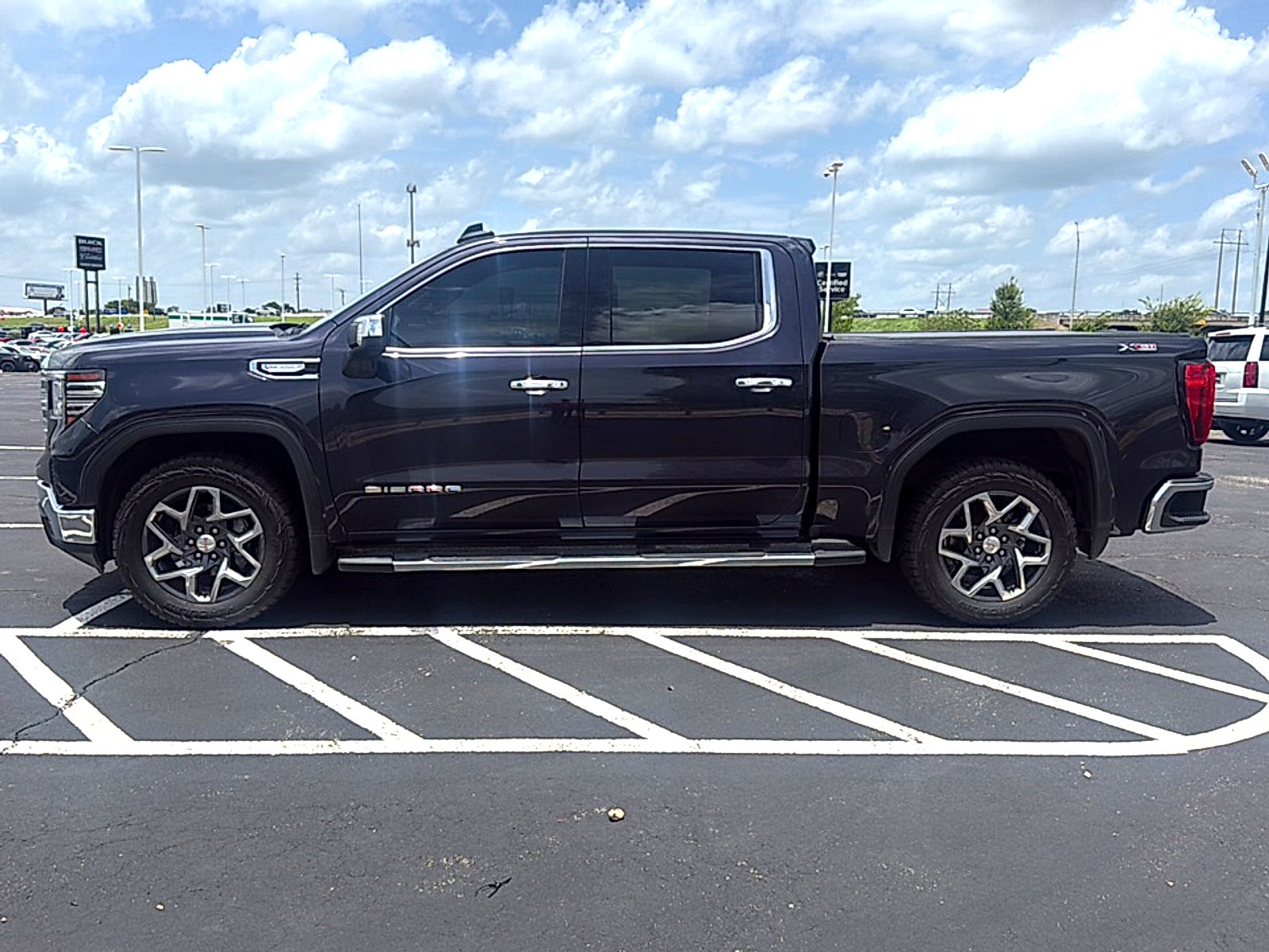 2023 GMC Sierra 1500 SLT