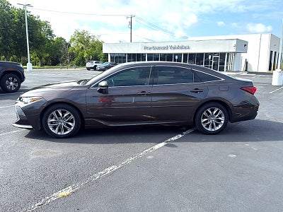 2019 Toyota Avalon XLE