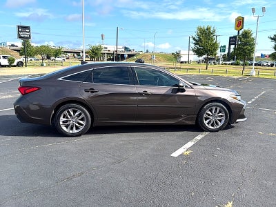 2019 Toyota Avalon XLE