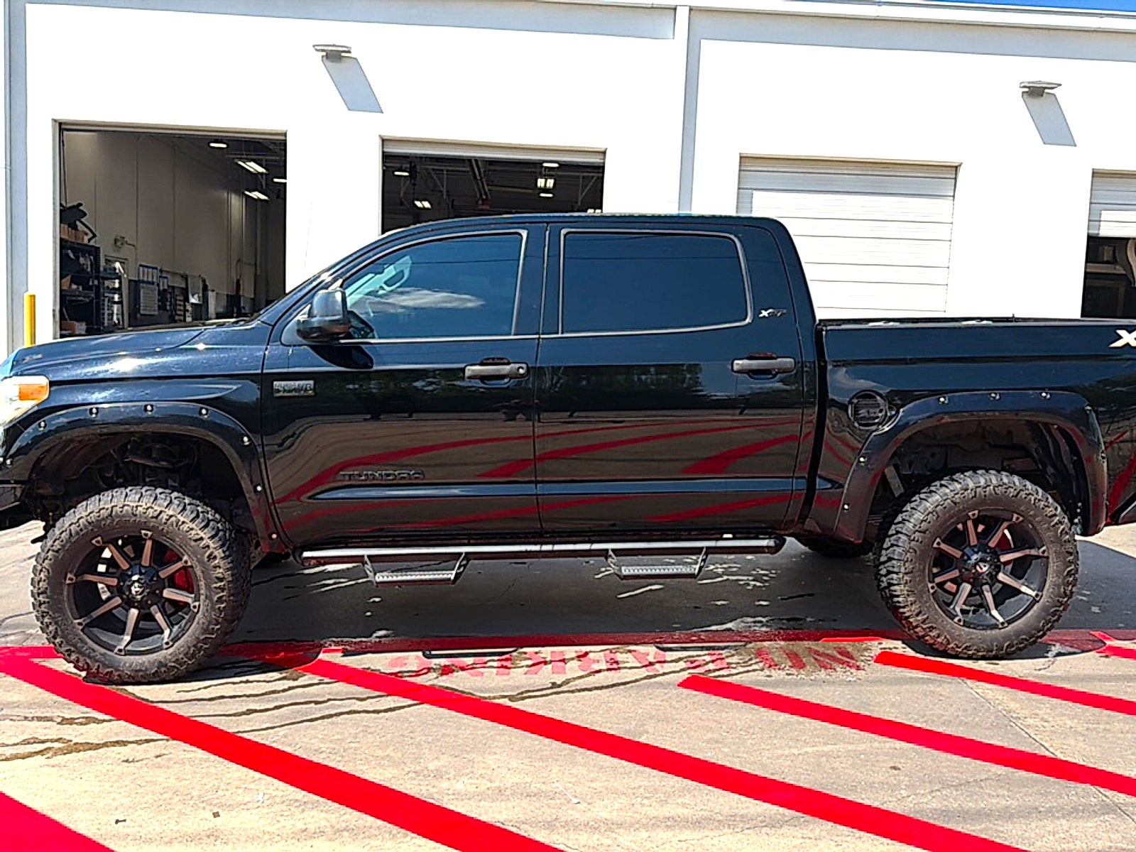 2017 Toyota Tundra SR5 5.7L V8