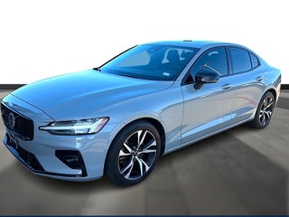 2024 Volvo S60 Core Dark Theme