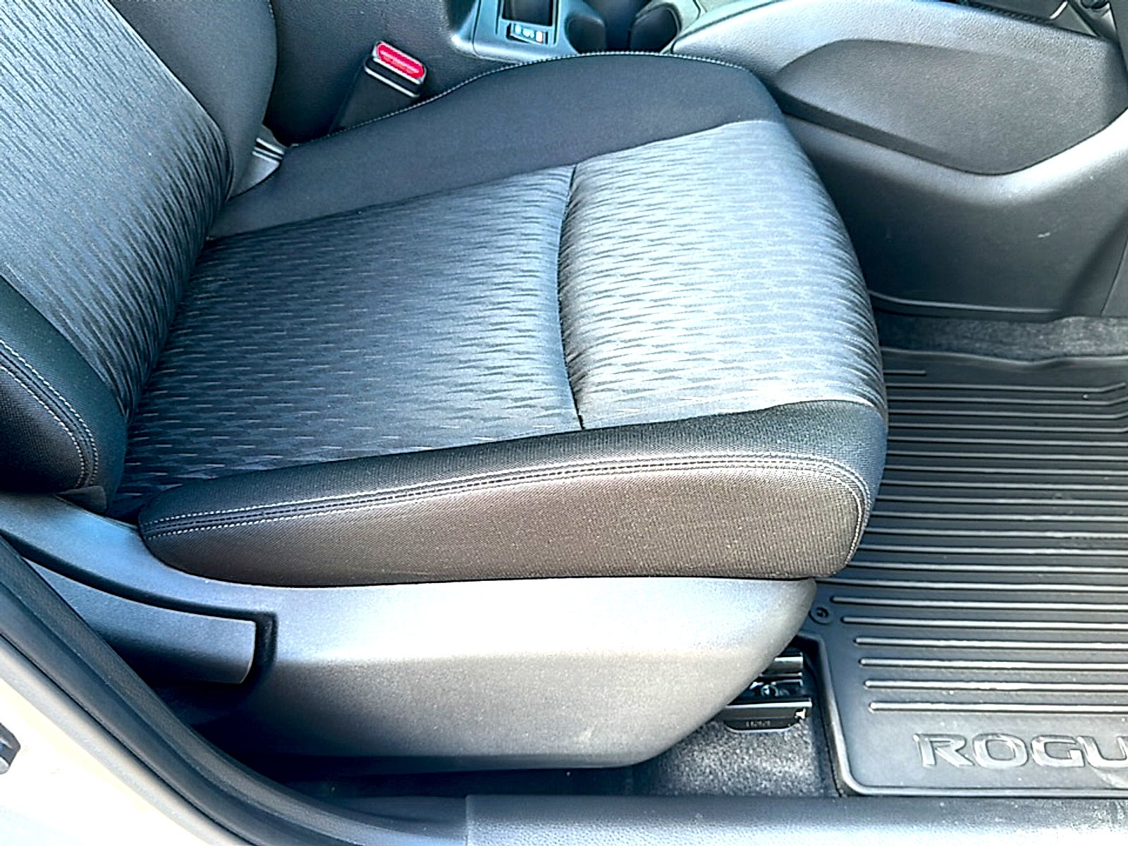 2020 Nissan Rogue SV FWD