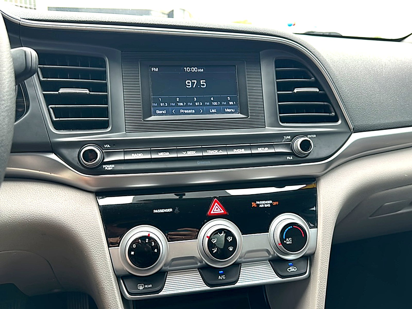 2019 Hyundai Elantra SE