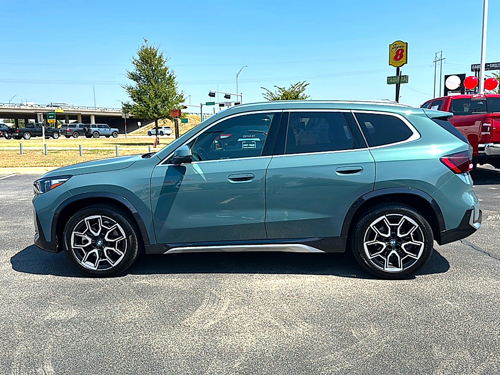 2025 BMW X1 xDrive28i